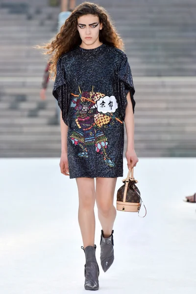 Look 30